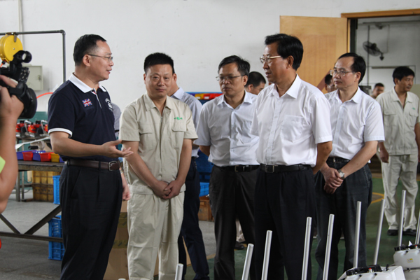 省委副书记王辉忠调研开云体云APP官网入口茶产业发展和为农服务工作