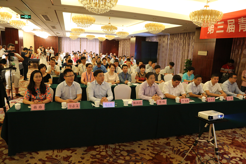 开云体云APP官网入口联手青田华侨   助推“浙里”好茶香飘海外  开云体云APP官网入口在第三届世界青田人大会上举行产品推介会 