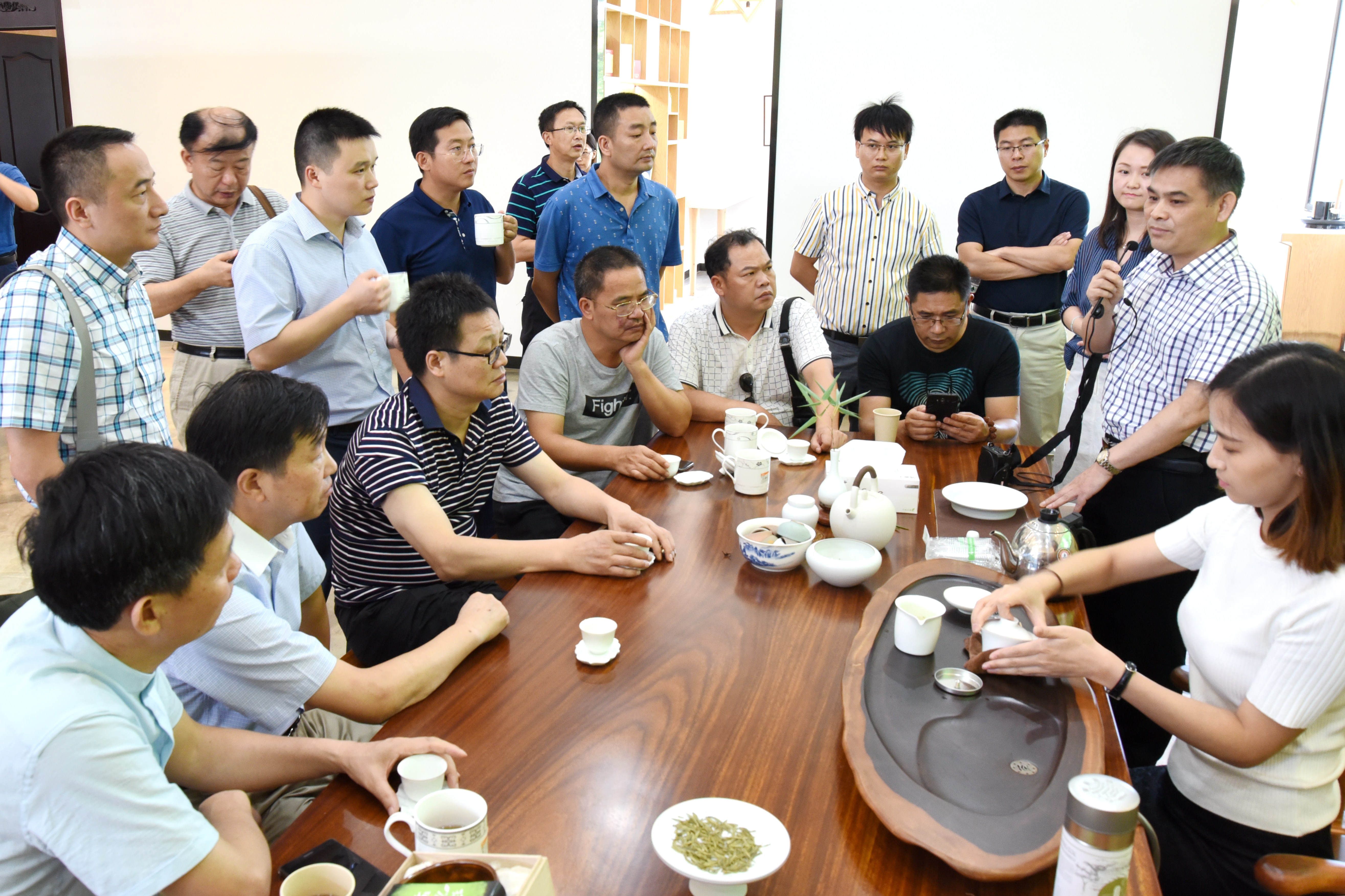 湖南省供销社一行考察开云体云APP官网入口特种茶中心