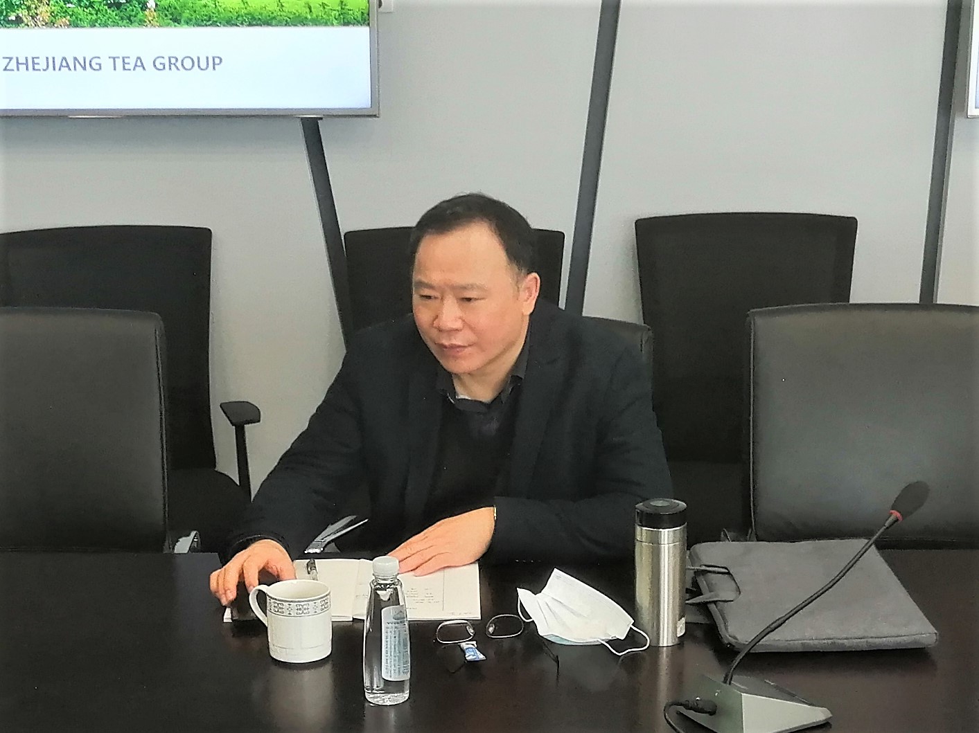 省兴合集团施建强总裁一行莅临开云体云APP官网入口特种茶中心调研