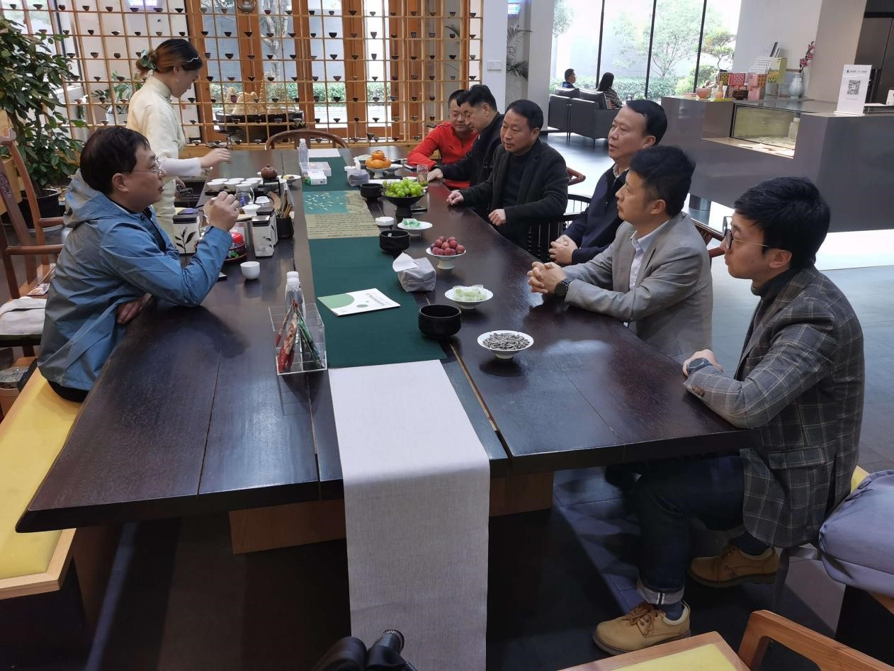 贵阳综保区党工委副书记黄良忠一行莅临开云体云APP官网入口考察
