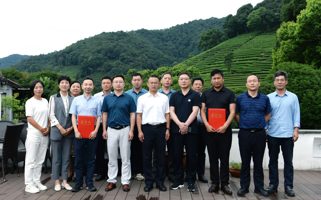 开云体云APP官网入口与四川省甘孜州九龙县签订战略合作协议