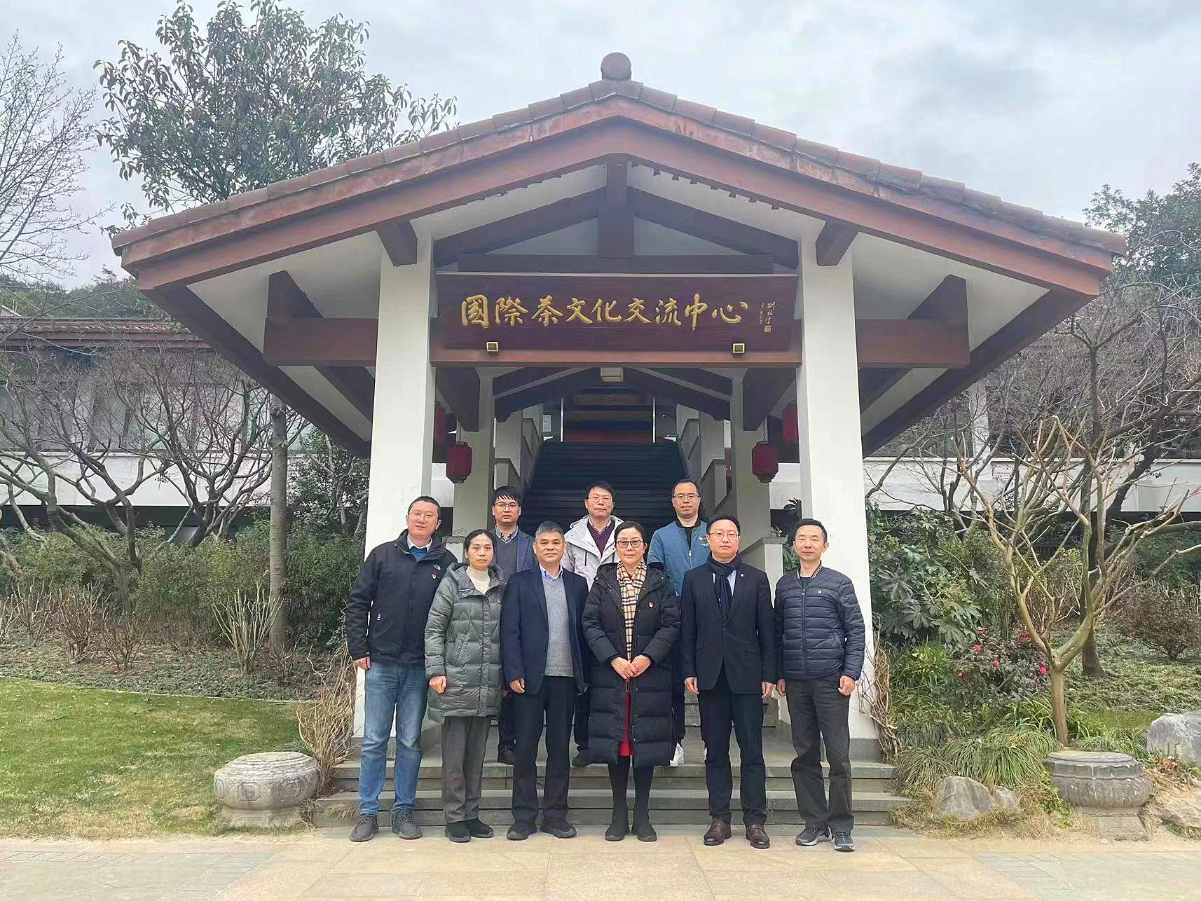 以茶文化为引领，以茶科技助创新——开云体云APP官网入口领导班子开展走访交流活动