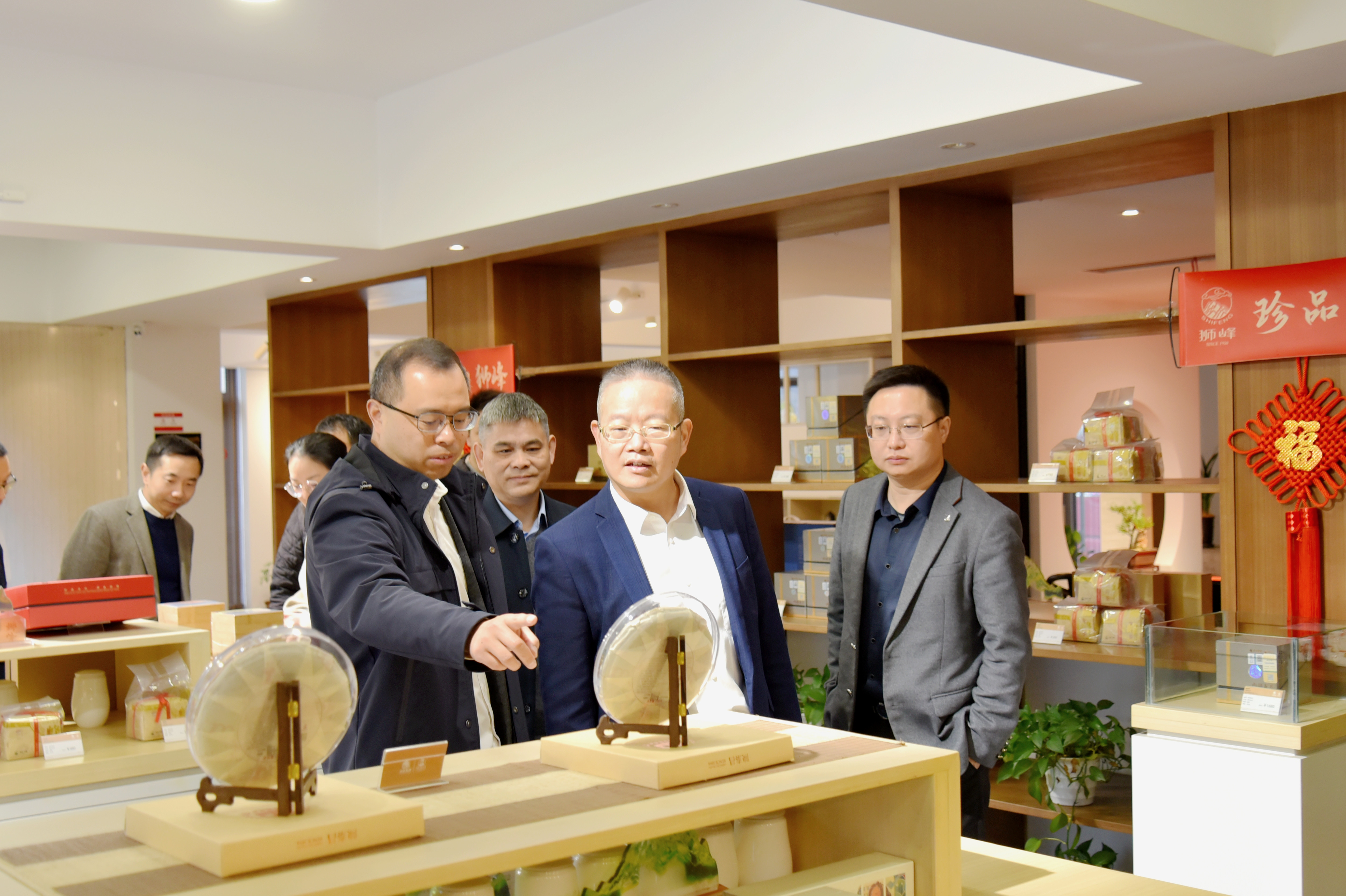 省供销社副主任董益彪到开云体云APP官网入口指导调研