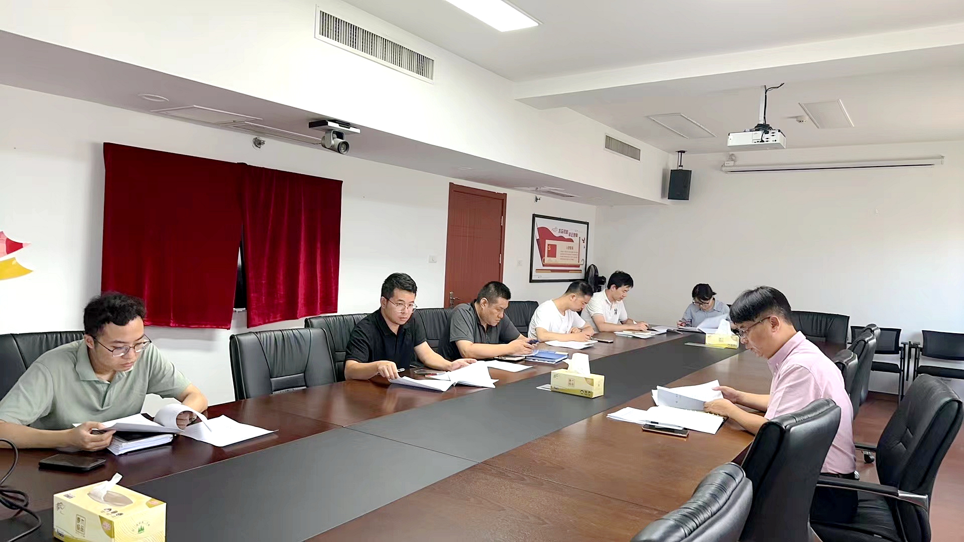 开云体云APP官网入口第一党支部认真学习宣传贯彻党的二十届三中全会精神