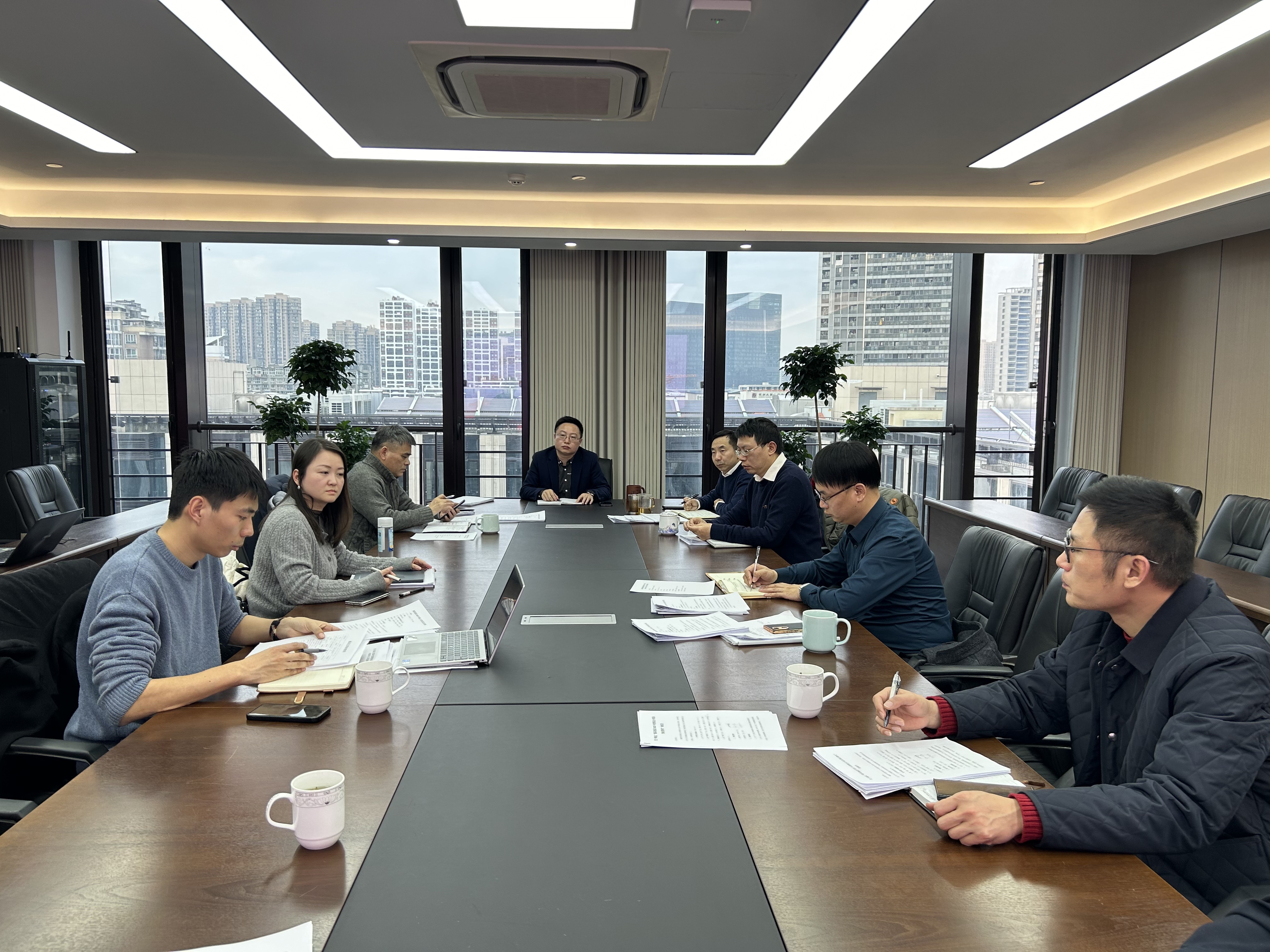 开云体云APP官网入口党委理论学习中心组专题学习兴合集团第二次党代会精神